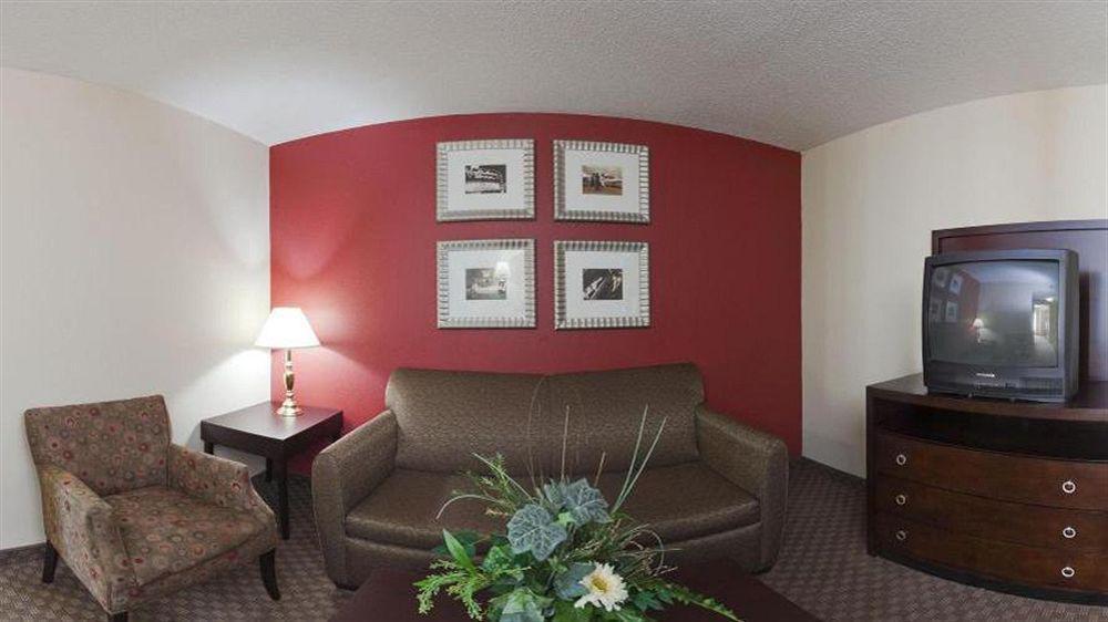 Holiday Inn & Suites Raleigh Cary By Ihg Exterior foto