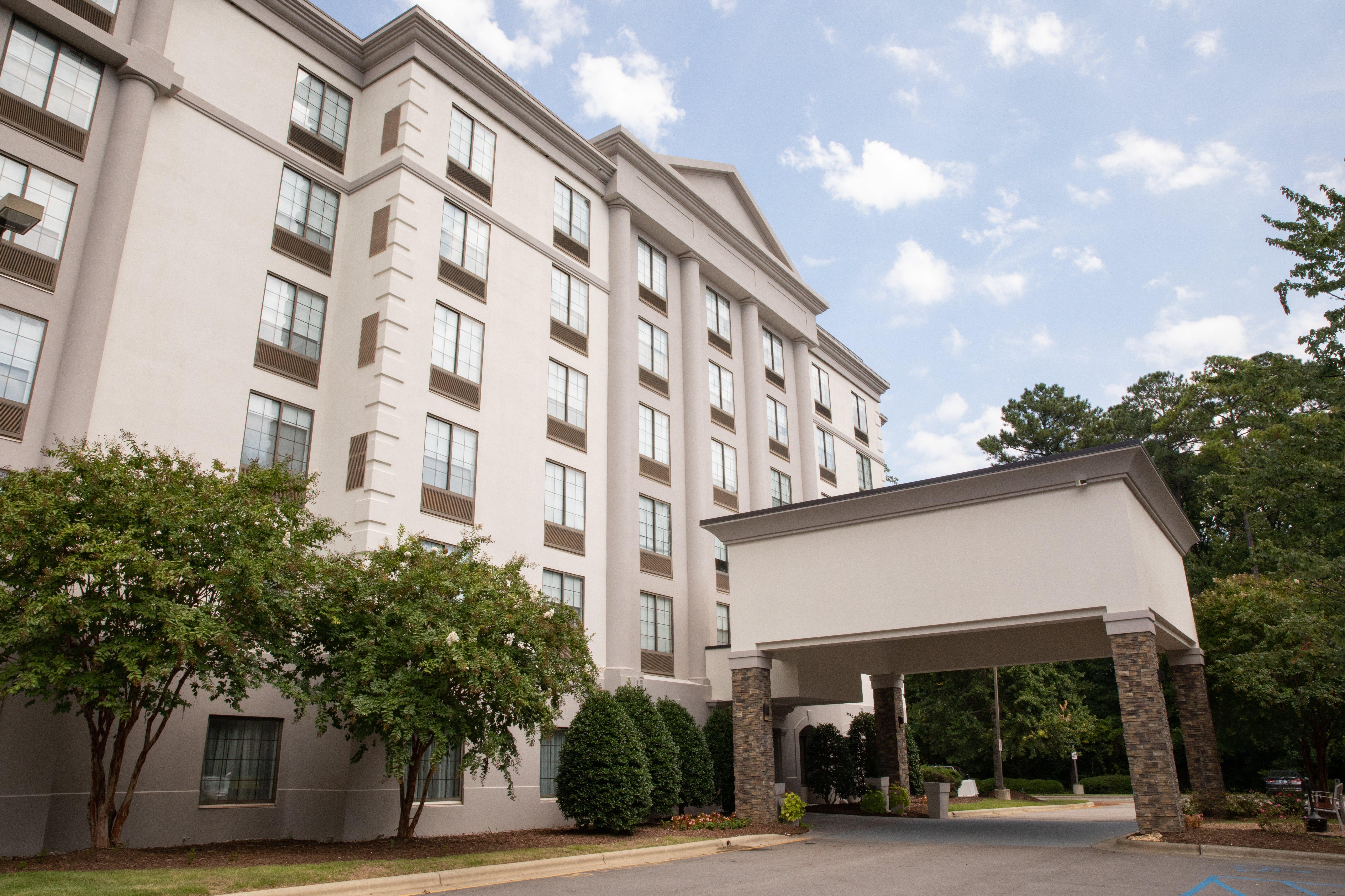 Holiday Inn & Suites Raleigh Cary By Ihg Exterior foto