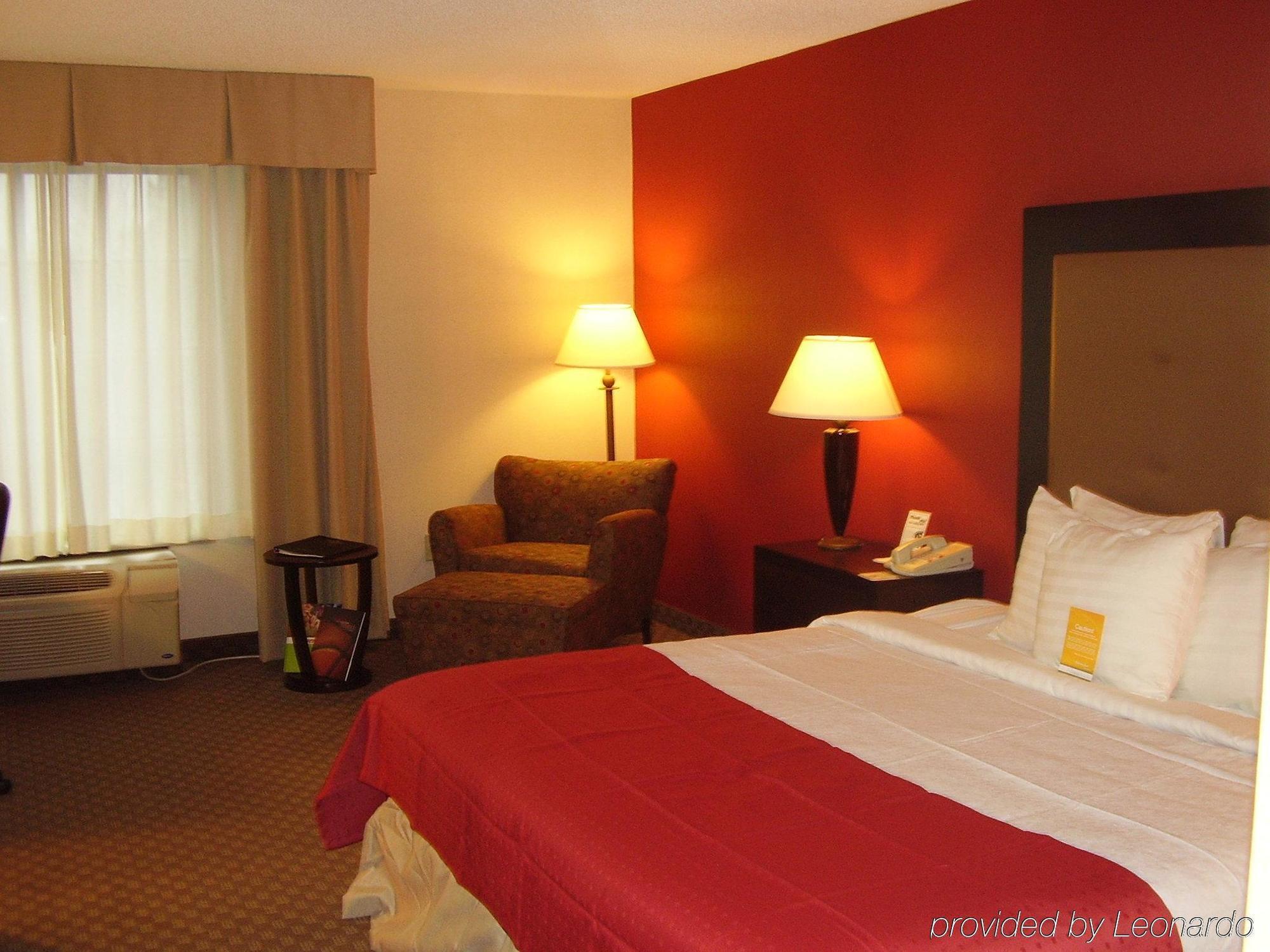 Holiday Inn & Suites Raleigh Cary By Ihg Exterior foto