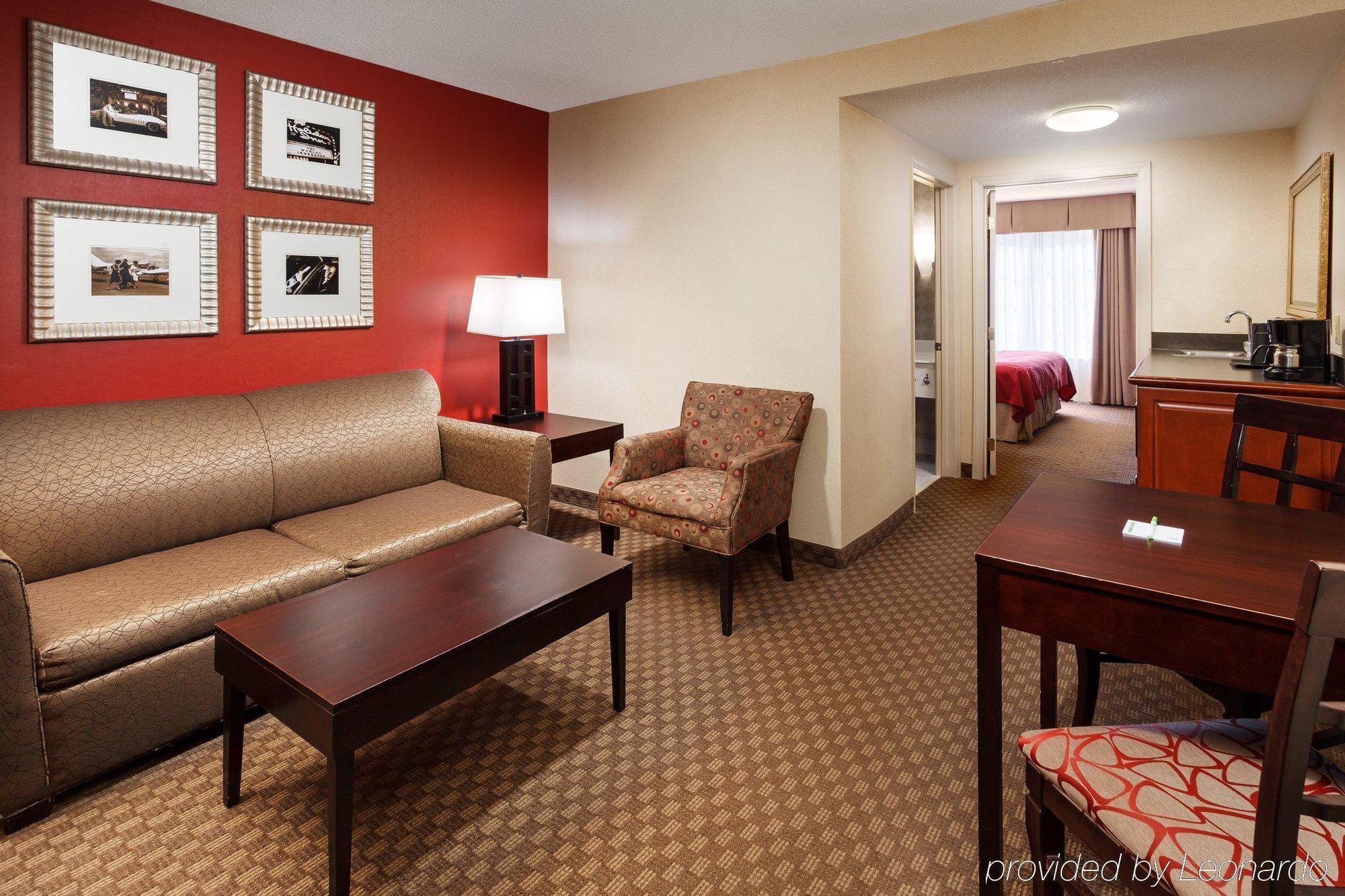 Holiday Inn & Suites Raleigh Cary By Ihg Exterior foto