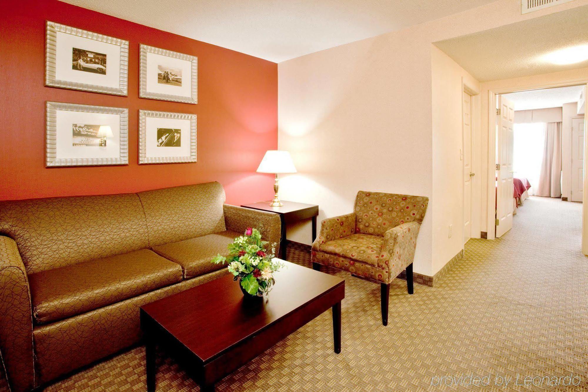 Holiday Inn & Suites Raleigh Cary By Ihg Exterior foto
